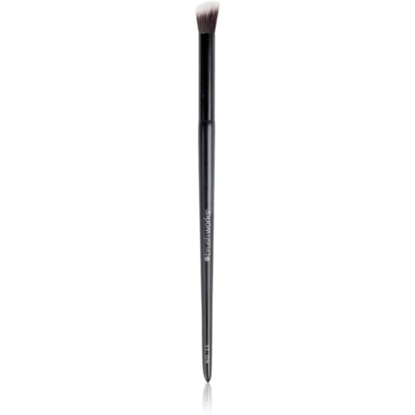 Brushworks Angled Blending pensula pentru aplicarea fardului de ochi tip NO. 15 1 buc-ro